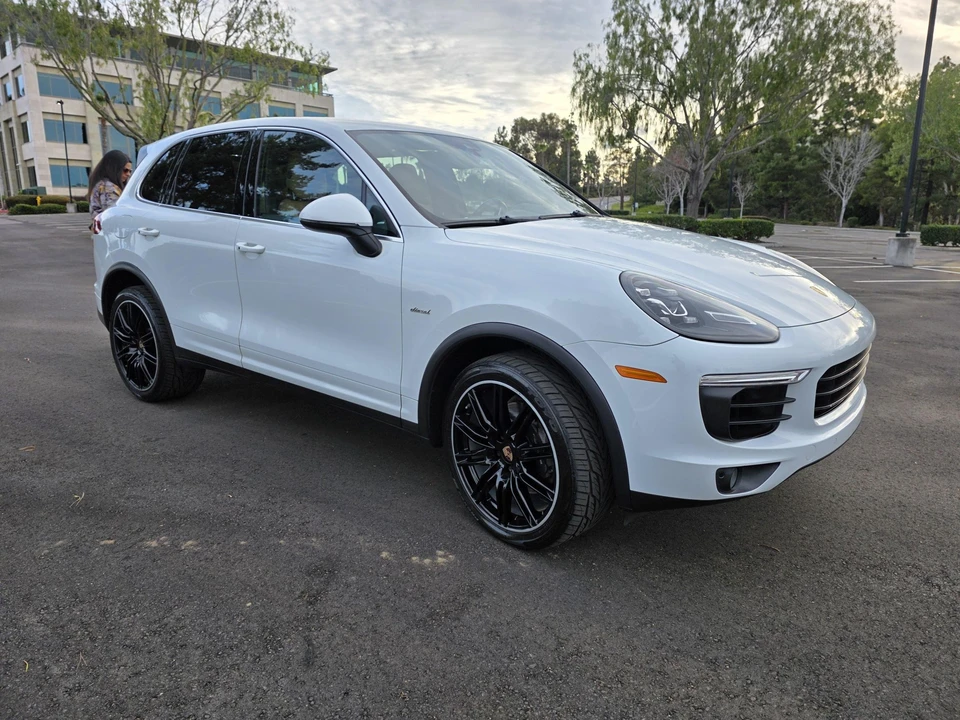 2015 Porsche 958 Cayenne Diesel - Image 8 of 31