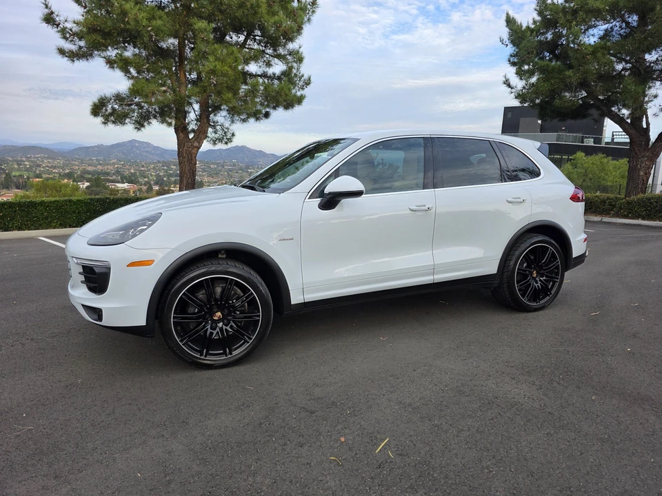 2015 Porsche 958 Cayenne Diesel - Image 16 of 31