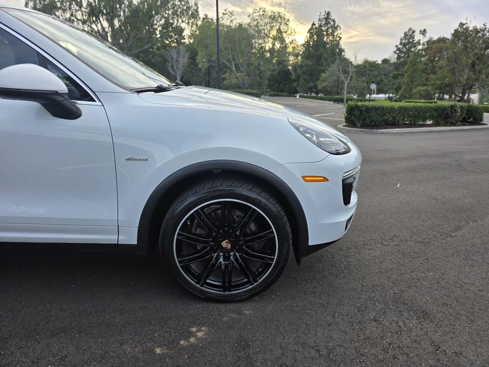 2015 Porsche 958 Cayenne Diesel - Image 29 of 31