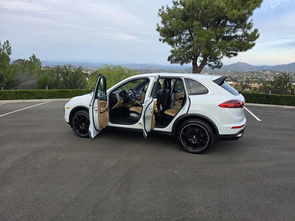 2015 Porsche 958 Cayenne Diesel - Image 18 of 31