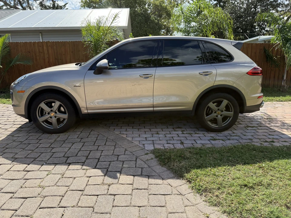 2015 Porsche 958 Cayenne Diesel - Image 10 of 31