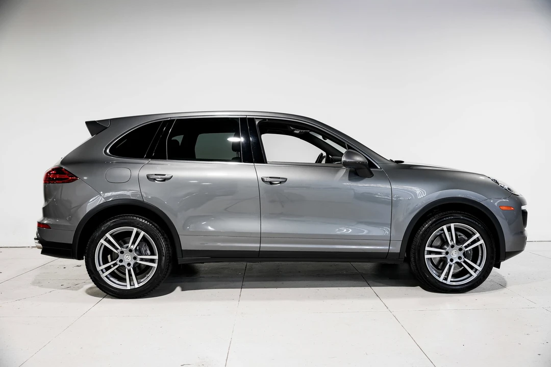 2015 Porsche 958 Cayenne Diesel - Image 2 of 12
