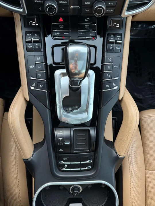 2015 Porsche 958 Cayenne Diesel - Image 19 of 22