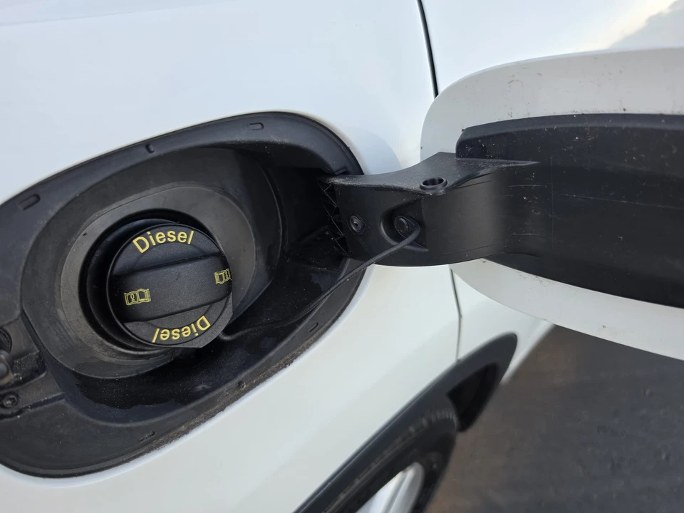 2015 Porsche 958 Cayenne Diesel - Image 26 of 31