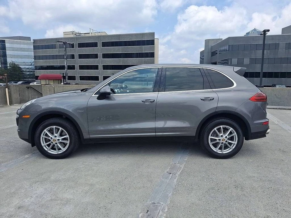 2015 Porsche 958 Cayenne Diesel - Image 2 of 5