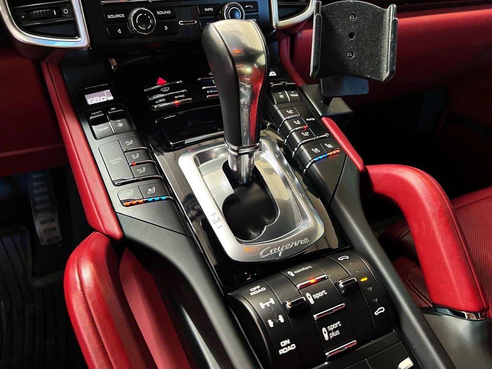 2015 Porsche 958 Cayenne Diesel - Image 10 of 15