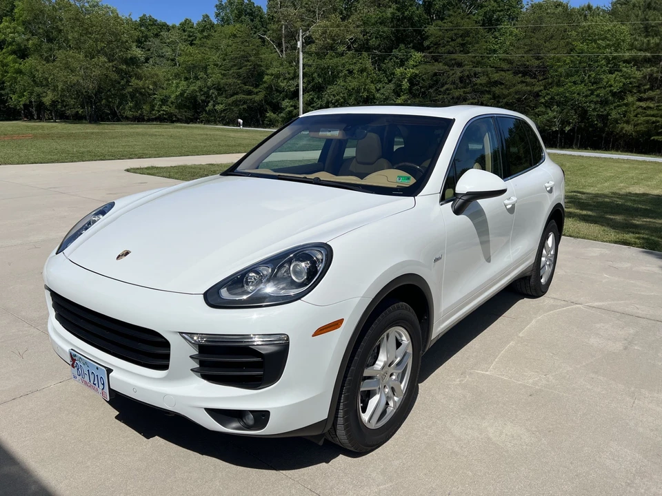 2015 Porsche 958 Cayenne Diesel - Image 2 of 31