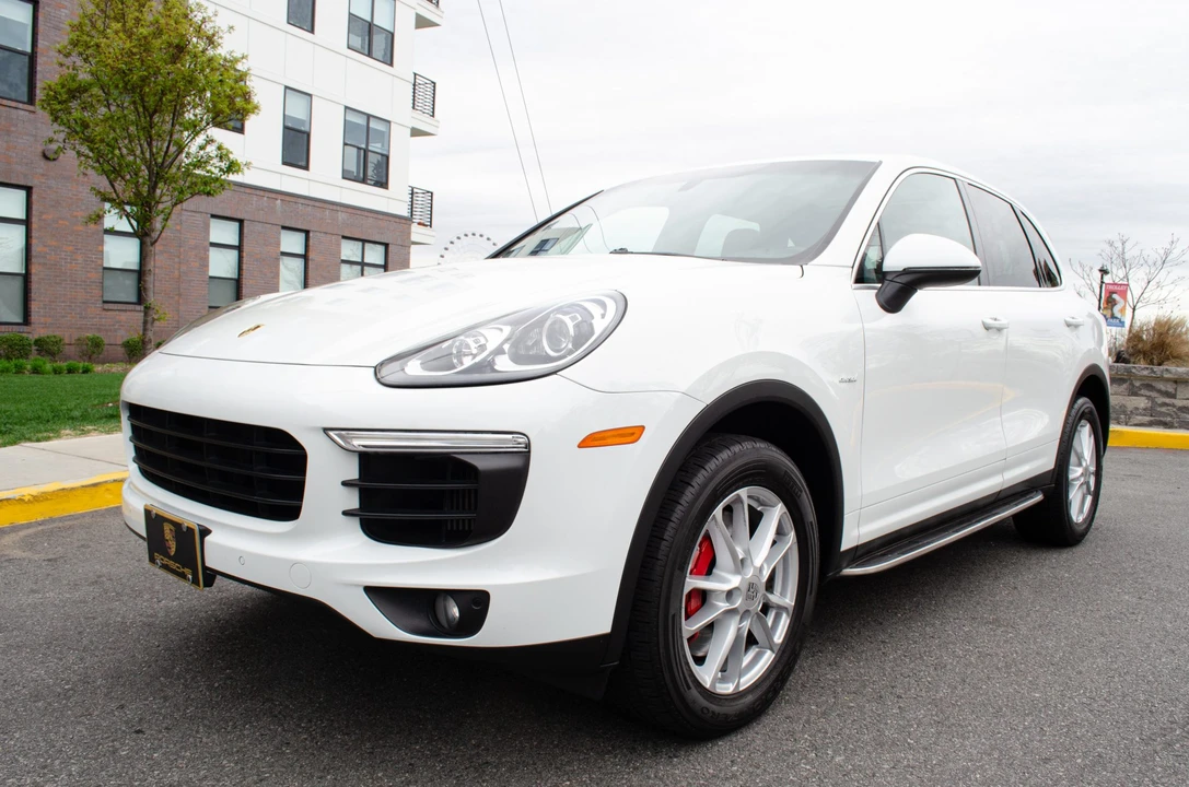 2015 Porsche 958 Cayenne Diesel - Image 2 of 31
