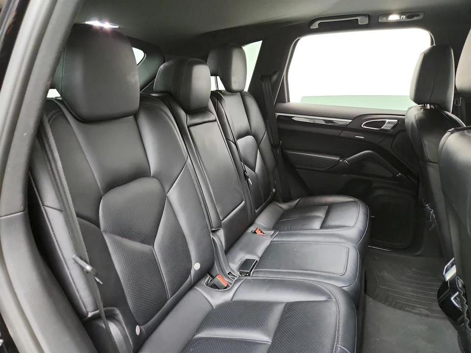 2015 Porsche 958 Cayenne Diesel - Image 30 of 31