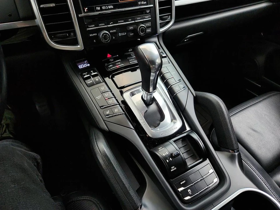 2015 Porsche 958 Cayenne Diesel - Image 19 of 31