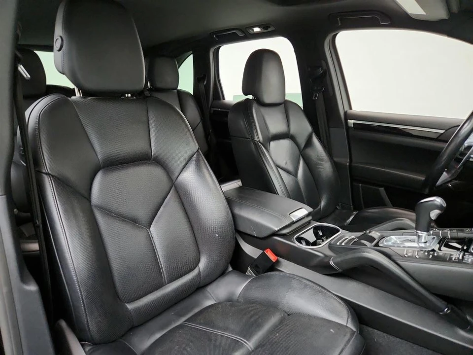 2015 Porsche 958 Cayenne Diesel - Image 26 of 31