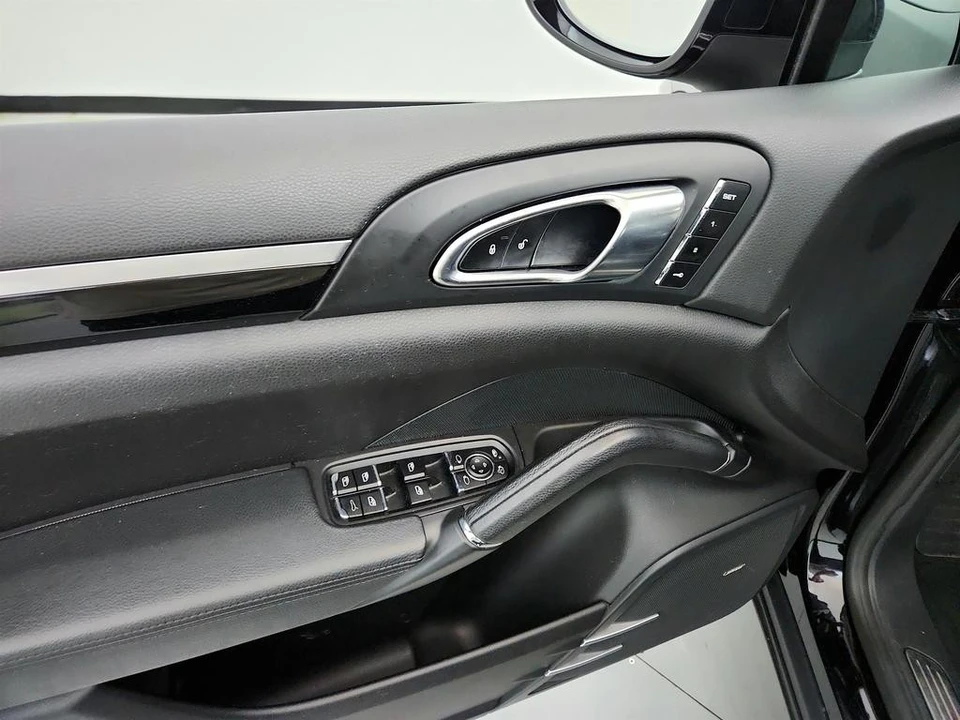 2015 Porsche 958 Cayenne Diesel - Image 21 of 31