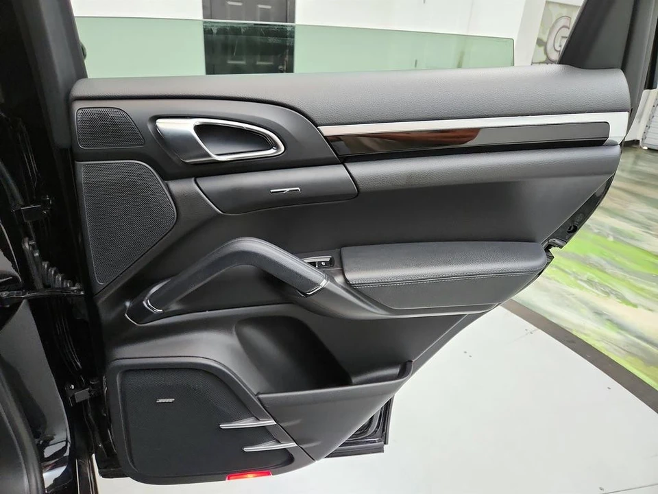 2015 Porsche 958 Cayenne Diesel - Image 29 of 31