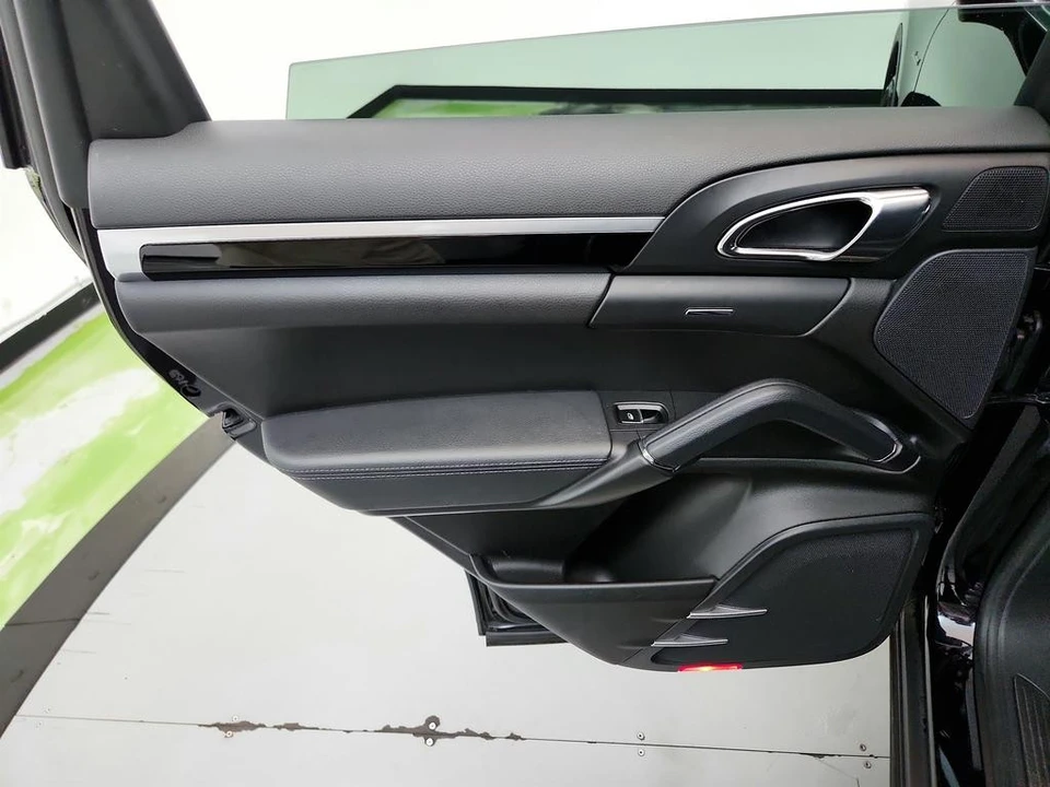 2015 Porsche 958 Cayenne Diesel - Image 26 of 31