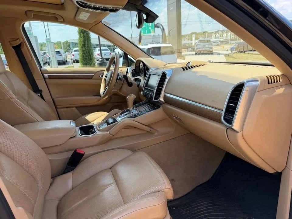 2015 Porsche 958 Cayenne - Image 10 of 13