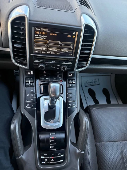 2015 Porsche 958 Cayenne - Image 13 of 20