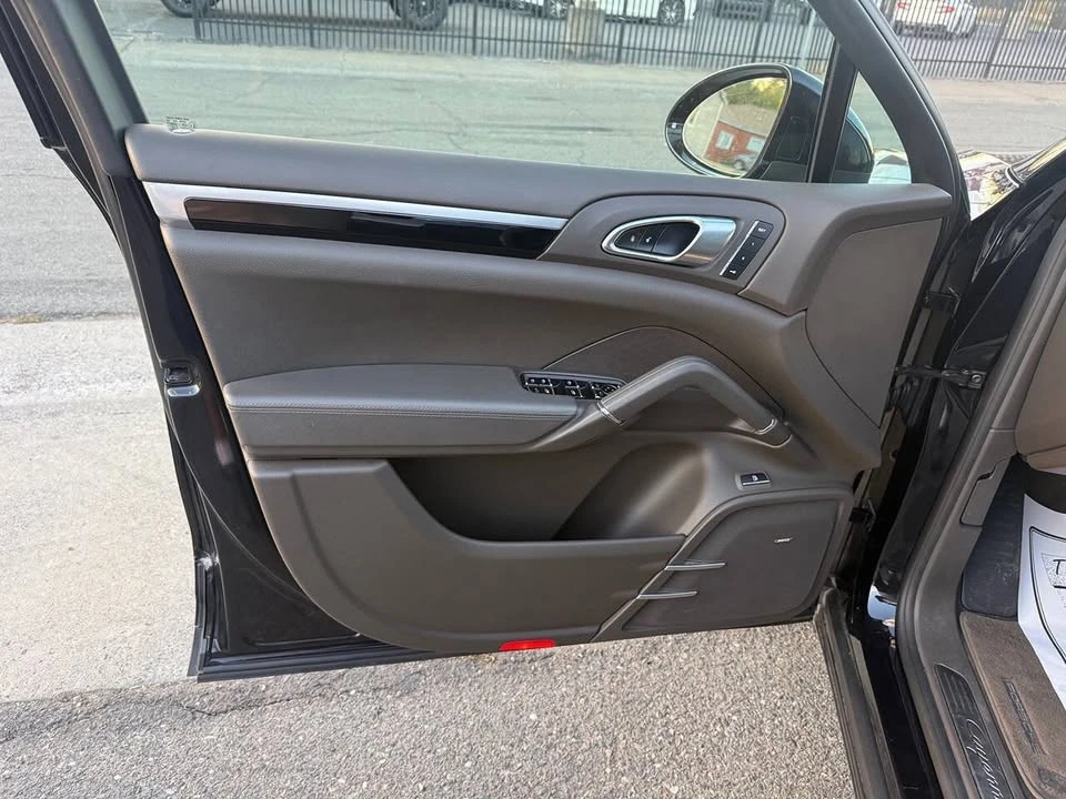2015 Porsche 958 Cayenne - Image 10 of 20
