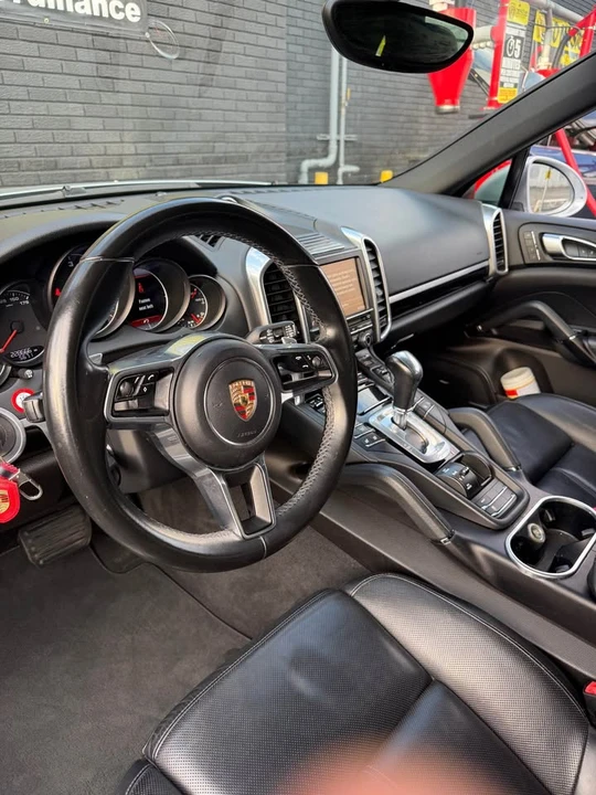 2015 Porsche 958 Cayenne - Image 9 of 11