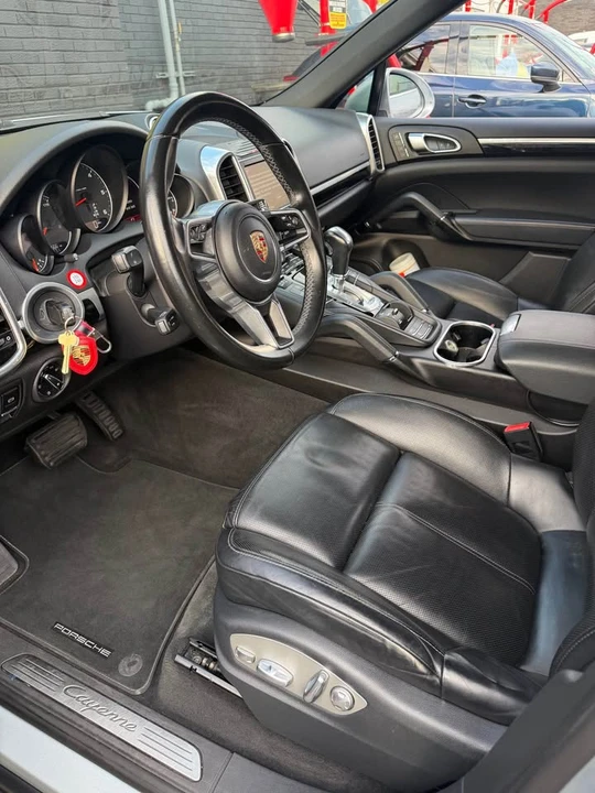2015 Porsche 958 Cayenne - Image 10 of 11