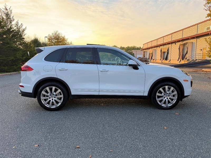 2015 Porsche 958 Cayenne - Image 6 of 20