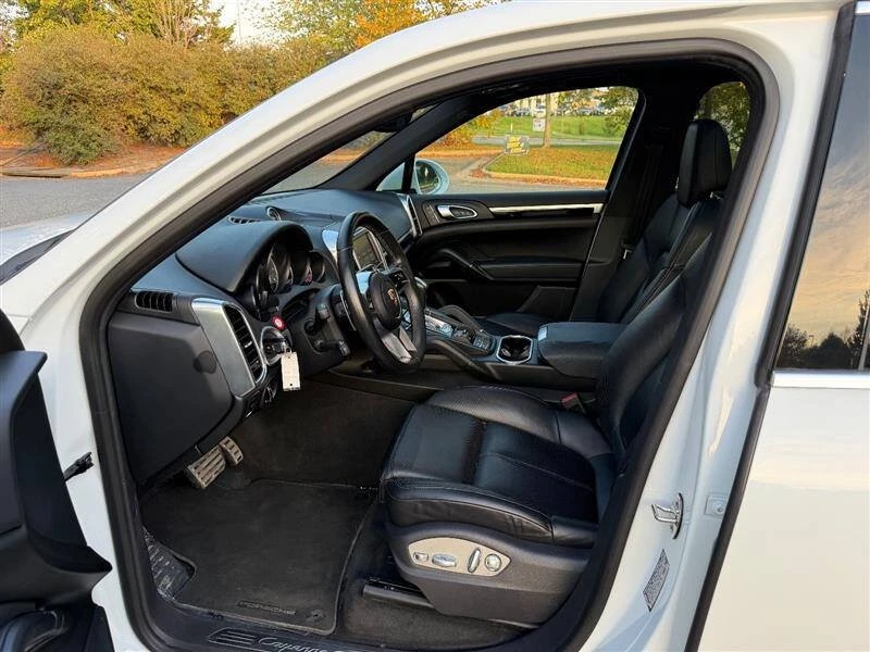 2015 Porsche 958 Cayenne - Image 9 of 20