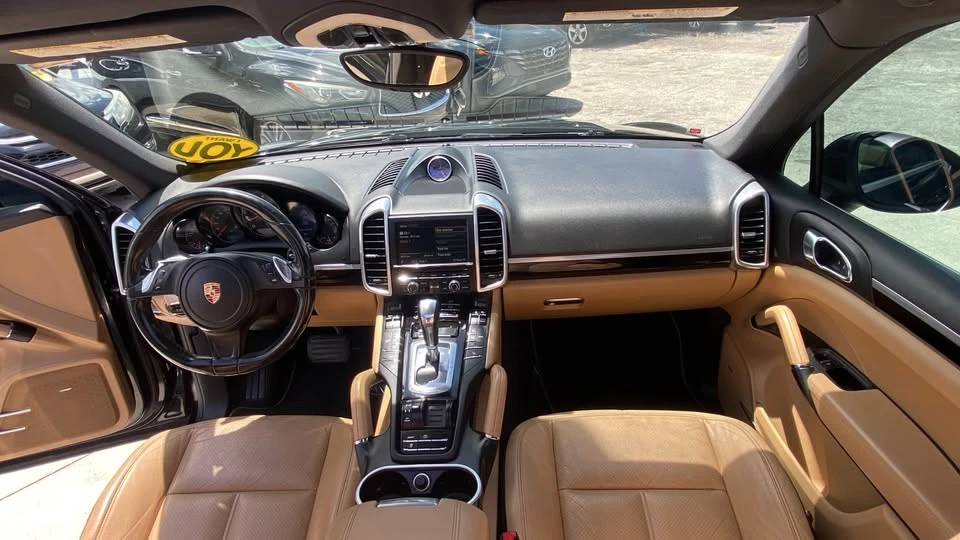 2015 Porsche 958 Cayenne - Image 8 of 20