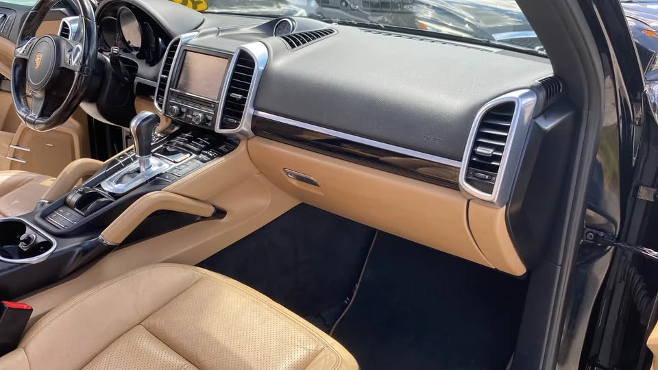 2015 Porsche 958 Cayenne - Image 15 of 20
