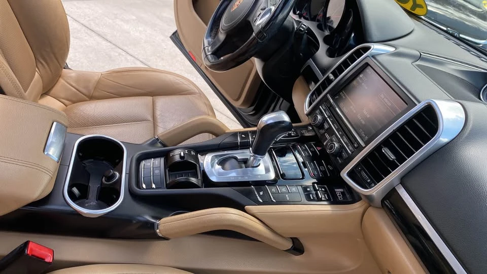 2015 Porsche 958 Cayenne - Image 14 of 20