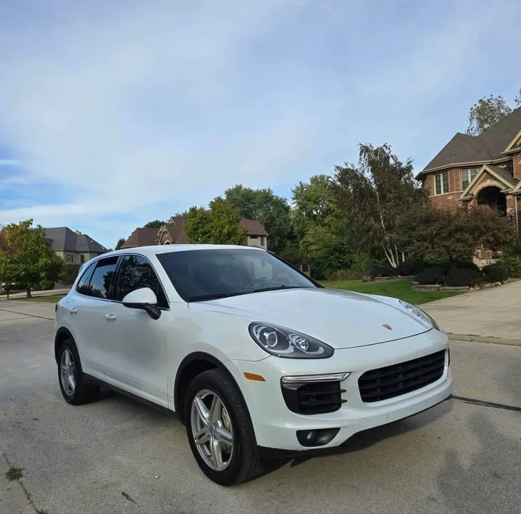 2015 Porsche 958 Cayenne S - Image 3 of 10