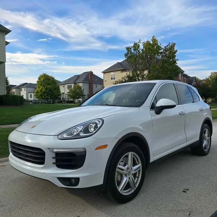 2015 Porsche 958 Cayenne S - Image 2 of 10