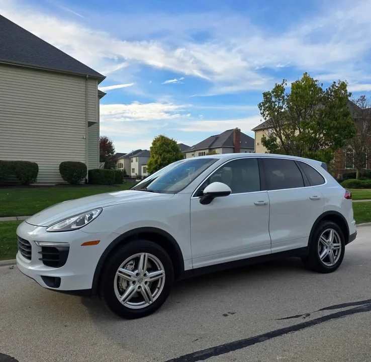 2015 Porsche 958 Cayenne S - Image 4 of 10