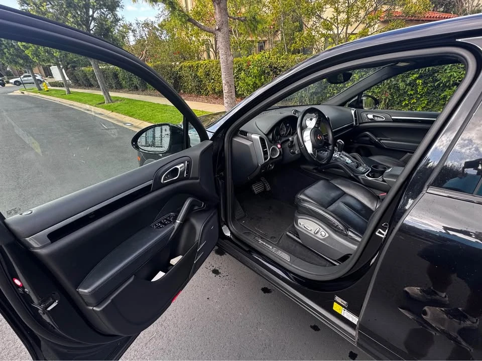 2015 Porsche 958 Cayenne S - Image 6 of 10