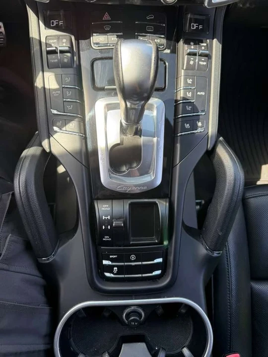2015 Porsche 958 Cayenne S - Image 19 of 19
