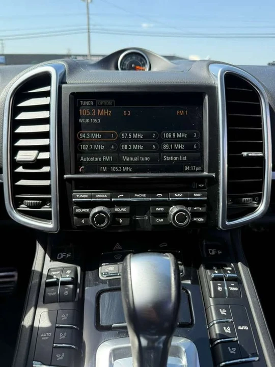 2015 Porsche 958 Cayenne S - Image 18 of 19