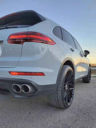 2015 Porsche 958 Cayenne S - Image 3 of 20
