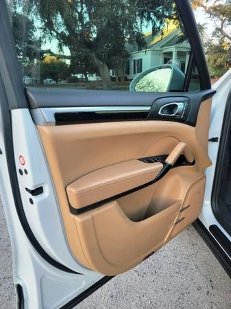 2015 Porsche 958 Cayenne S - Image 15 of 20