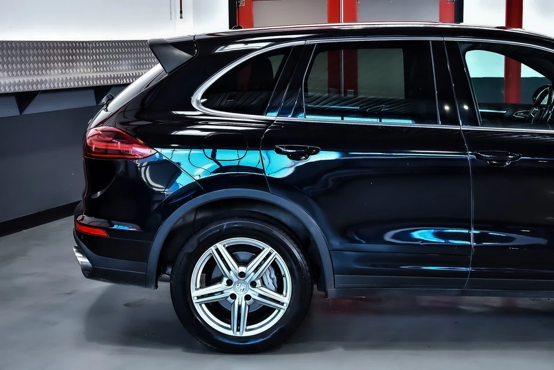 2015 Porsche 958 Cayenne S - Image 28 of 30