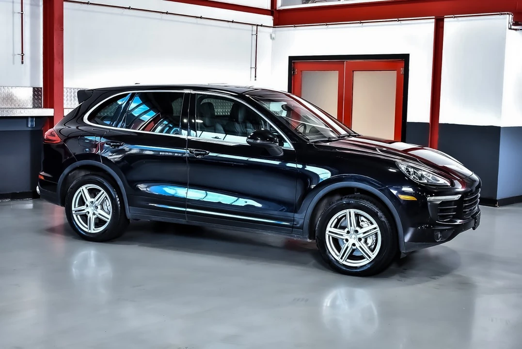 2015 Porsche 958 Cayenne S - Image 7 of 30