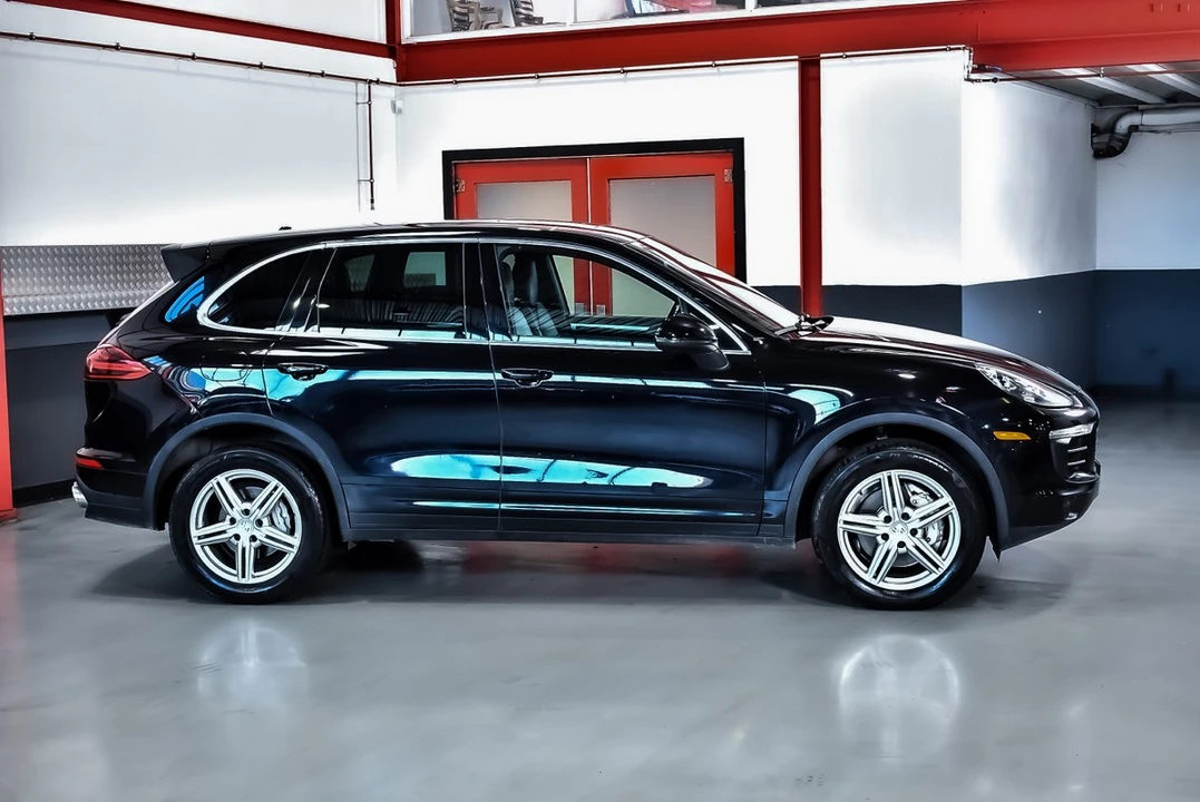 2015 Porsche 958 Cayenne S - Image 9 of 30