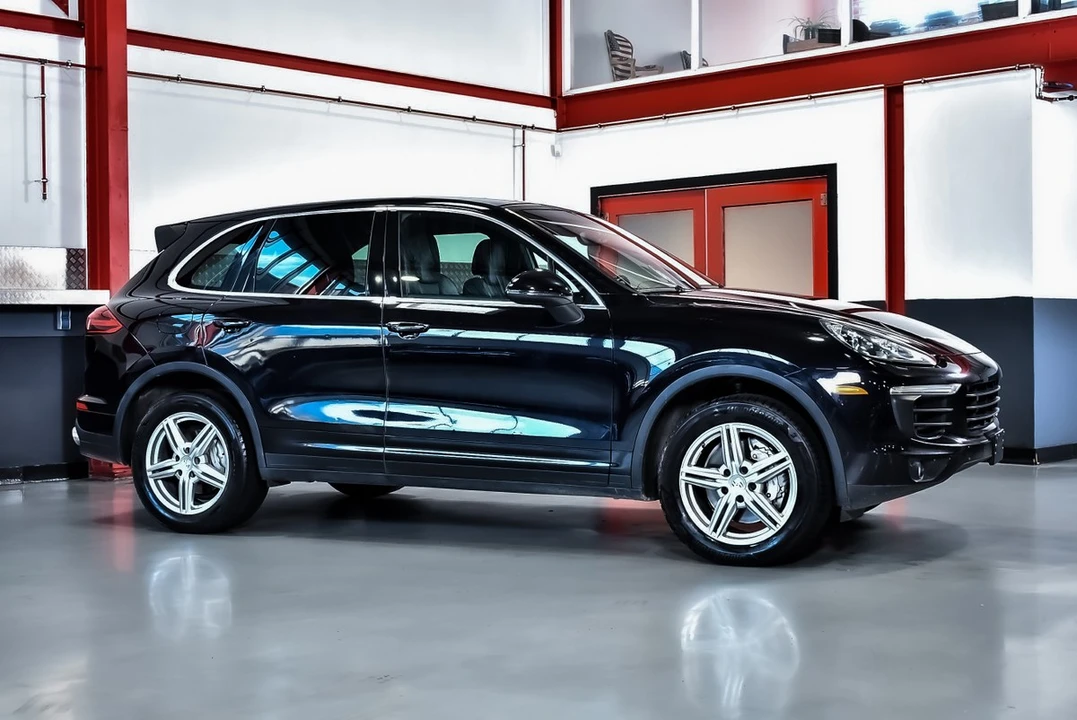 2015 Porsche 958 Cayenne S - Image 8 of 30