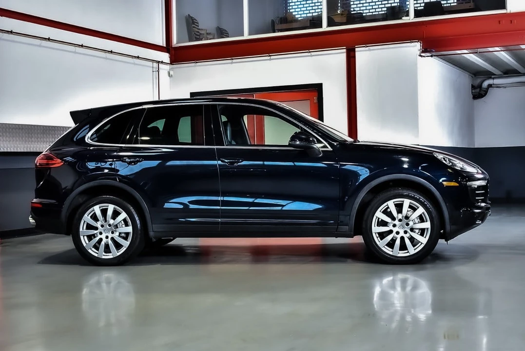 2015 Porsche 958 Cayenne S - Image 14 of 31