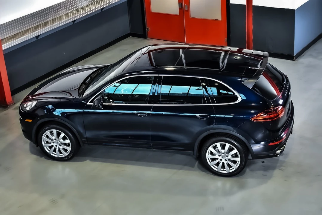 2015 Porsche 958 Cayenne S - Image 27 of 31
