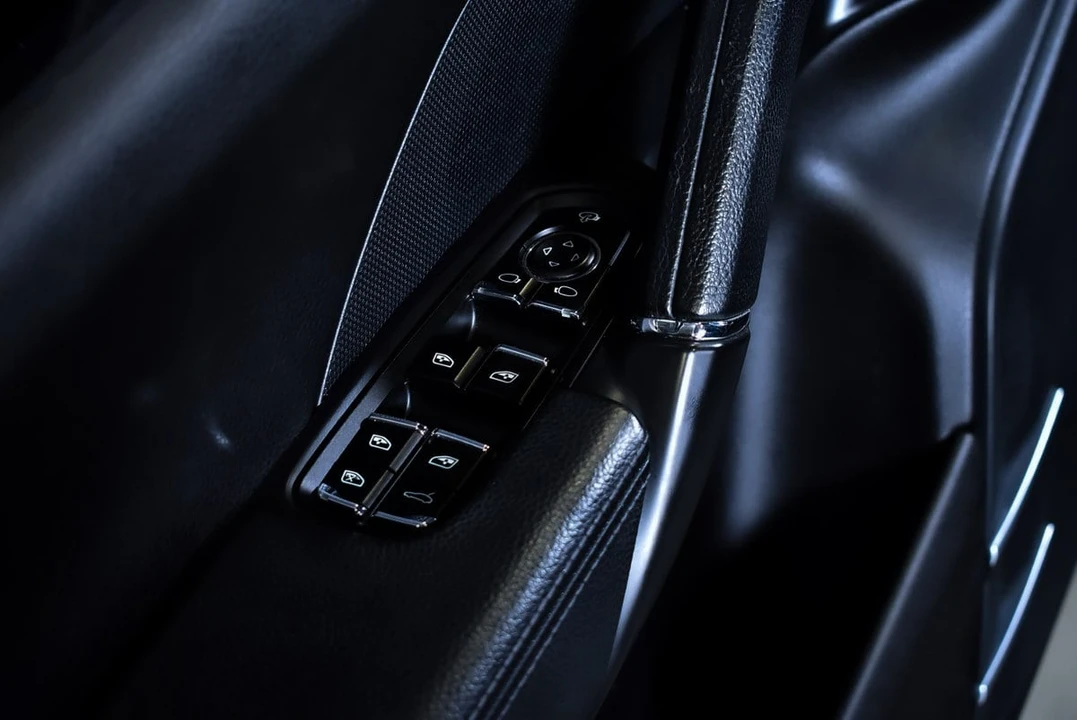 2015 Porsche 958 Cayenne S - Image 30 of 31