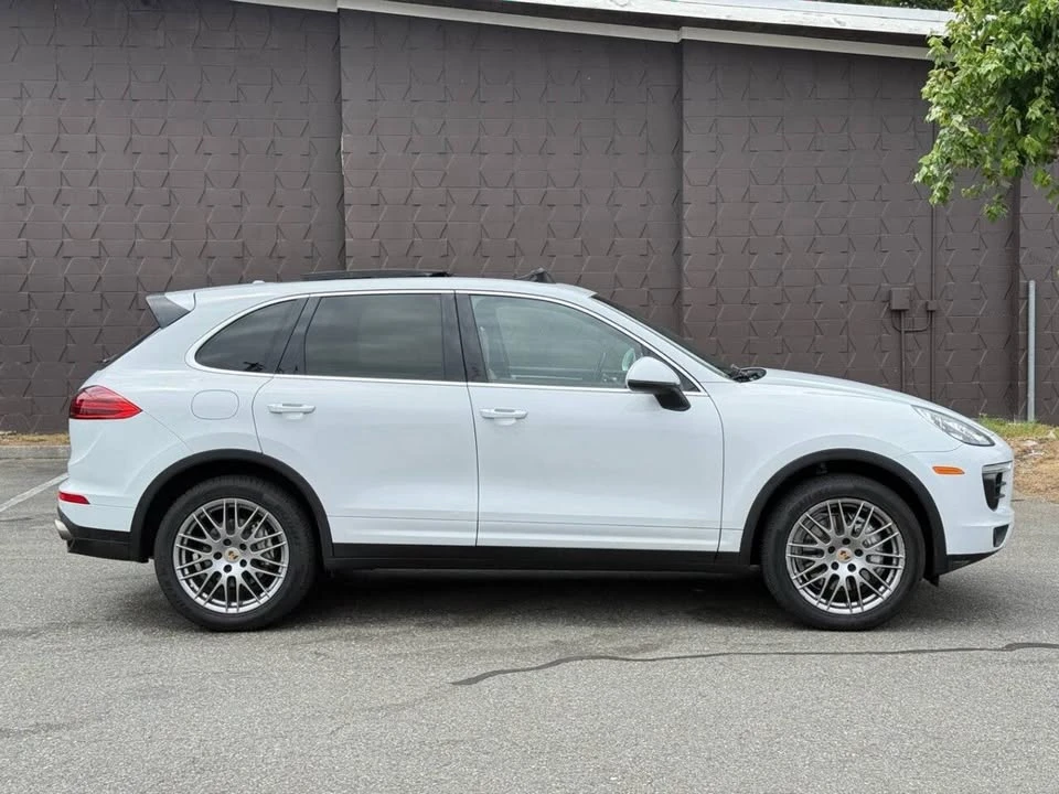 2015 Porsche 958 Cayenne S - Image 3 of 20