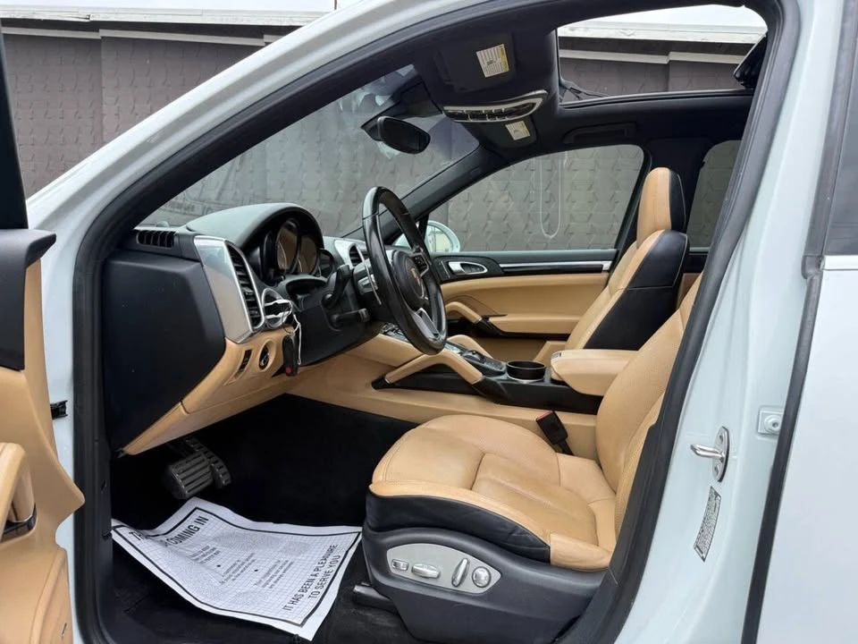 2015 Porsche 958 Cayenne S - Image 6 of 20