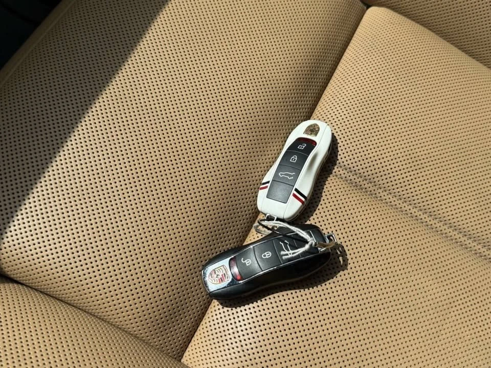2015 Porsche 958 Cayenne S - Image 17 of 20