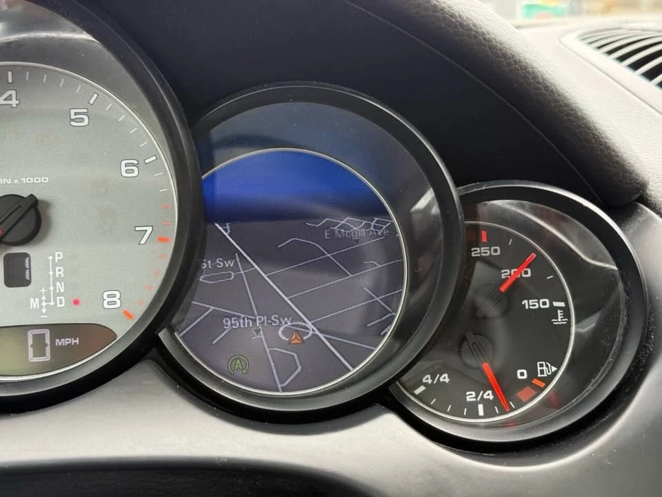 2015 Porsche 958 Cayenne S - Image 16 of 20