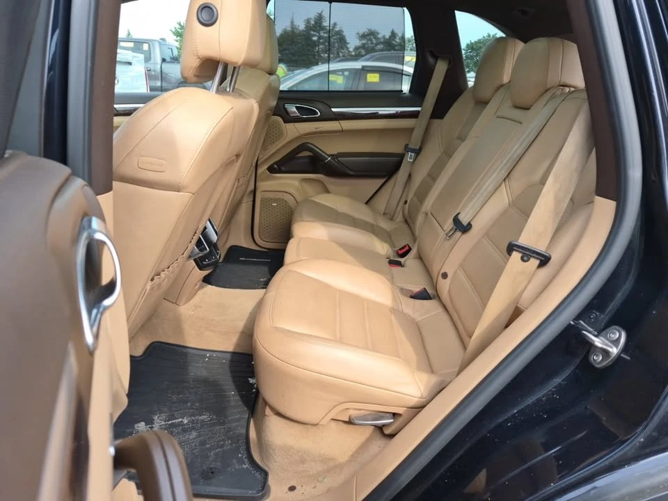 2015 Porsche 958 Cayenne S - Image 6 of 8
