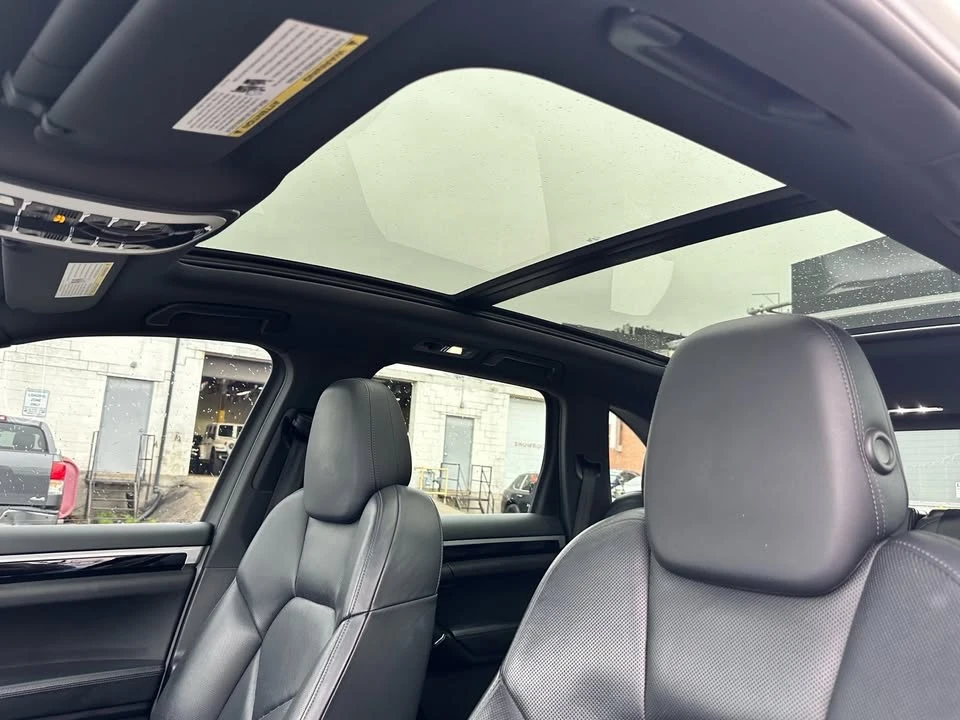 2015 Porsche 958 Cayenne S - Image 9 of 18