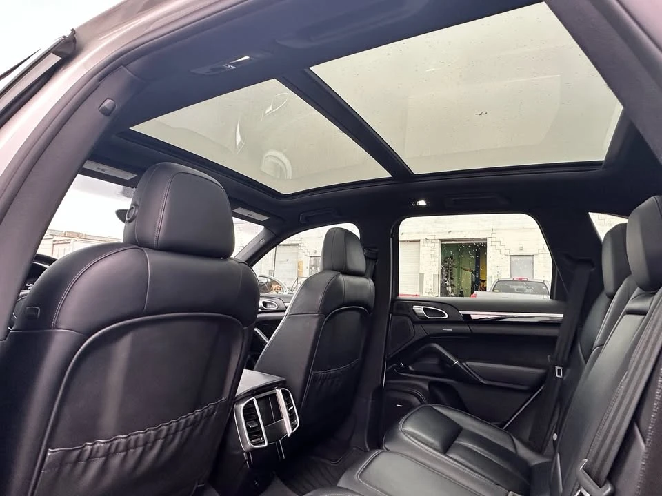 2015 Porsche 958 Cayenne S - Image 10 of 18